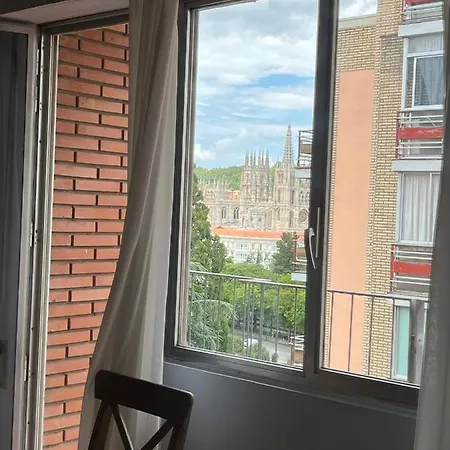 Atuaire Gran Con Vistas A La Catedral De